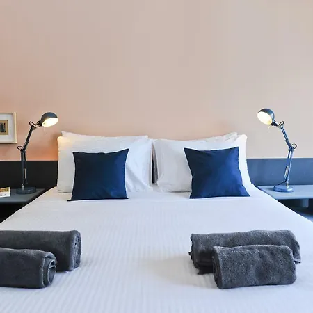 Cheers To By Misha's Place 5a * Лиссабон