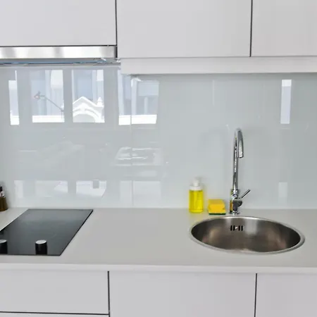 Апартаменты Cheers To By Misha's Place 5a