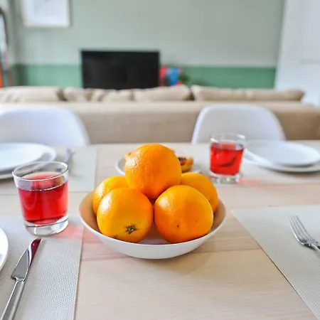 Cheers To By Misha's Place 5a Лиссабон